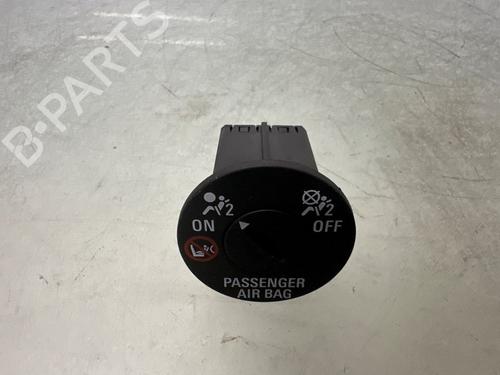 Used Switch Switch OPEL ADAM (M13) 1.0 (90 hp) 32856235 32856235