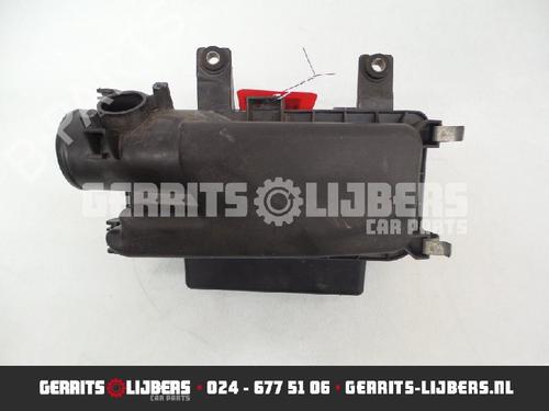 Used Air filter box TOYOTA YARIS (_P9_) 1.33 VVT-i (NSP90_, NSP90R) (100 hp) 12247626