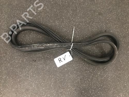 Used Rubber door seal RENAULT CLIO IV Grandtour (KH_) 1.5 dCi 90 (KHN3, KHN4) (90 hp) 13160804