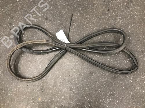 Used Rubber door seal MERCEDES-BENZ VITO / MIXTO Van (W639) 110 CDI (639.601, 639.603, 639.605) (95 hp) 13161159