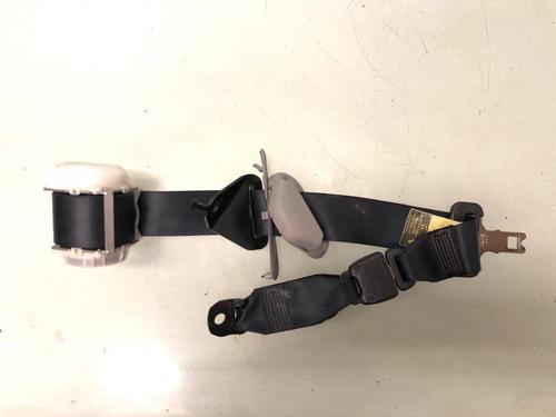 rear-center-seatbelt-toyota-yaris-_p9_-2005-2006-2007-2008-2009-2010-2011-2012-2013-2014-29699717 main image