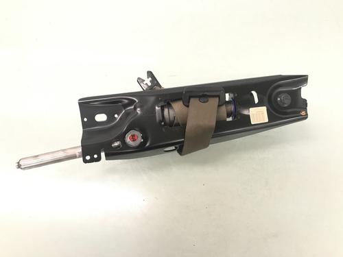 Used Front left seatbelt VOLVO XC70 II (136) D5 AWD (185 hp) 12480203