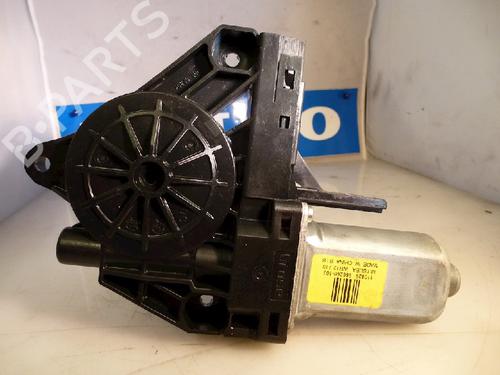 Used Electronic module VOLVO V60 I (155) T4 (180 hp) 13157938