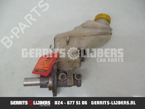 Used Brake master cylinder FIAT GRANDE PUNTO (199_) 1.4 (199AXB11, 199AXB1A, 199BXB1A, 199AXL1A) (77 hp) 12247318