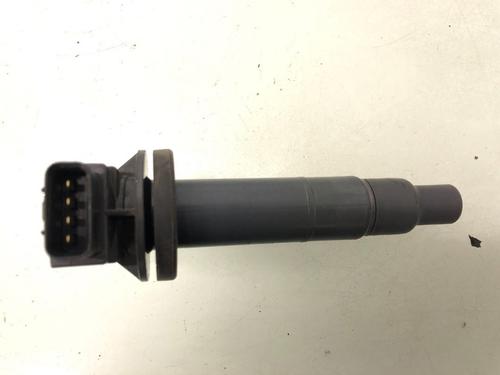 Used Ignition coil TOYOTA YARIS (_P13_) 1.5 Hybrid (NHP130_, NHP130) (101 hp) 29699808
