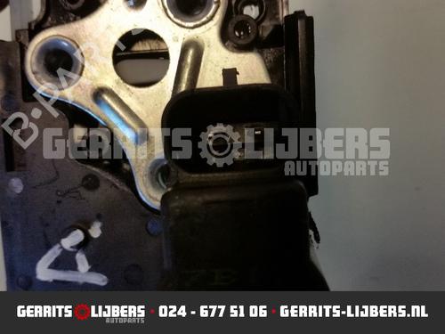 Rear left lock OPEL KARL (C16) 1.0 | BP13157569C100