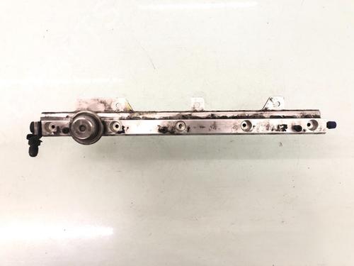 Used Injection rail VOLVO V70 I (875, 876) 2.4 Turbo (193 hp) 15631229