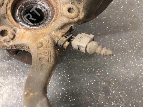 Right front steering knuckle VW CADDY III Box Body/MPV (2KA, 2KH, 2CA, 2CH) 1.9 TDI | BP12485516M26 