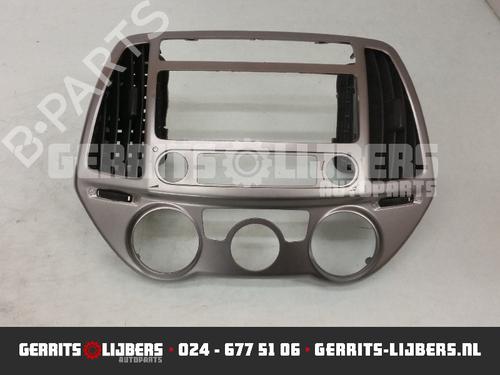 Used Air vent HYUNDAI i20 I (PB, PBT) 1.2 (86 hp) 13156709