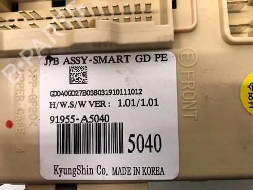 Fuse box HYUNDAI i30 Estate (GD) 1.4 | BP29699938E1