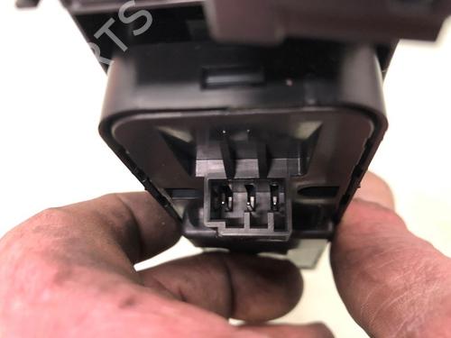 Switch VOLVO V40 Hatchback (525) D2 | BP29388156I30