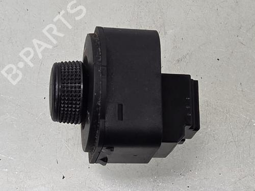 Mirror switch SKODA OCTAVIA III Combi (5E5, 5E6) 1.2 TSI | BP38068255I25 - Image 3