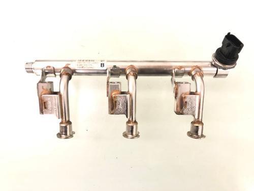 Used Injection rail FORD FOCUS III Turnier 1.0 EcoBoost (100 hp) 22605904