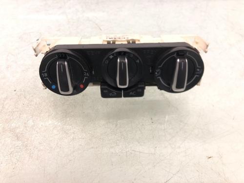 Used Climate control VW POLO V (6R1, 6C1) 1.2 TDI (75 hp) 15628258