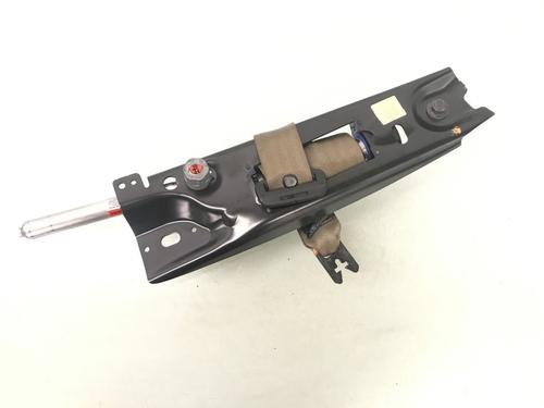 Used Front right seatbelt VOLVO XC70 II (136) D5 AWD (185 hp) 12480204