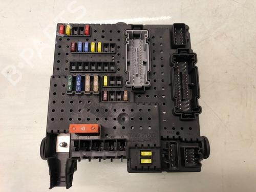 Used Fuse box Fuse box VOLVO V70 II (285) 2.0 T (180 hp) 23901026 23901026