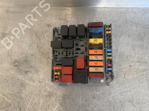 Used Fuse box Fuse box 16282875 16282875