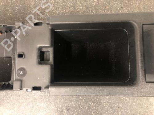 Armrest / Center console RENAULT MEGANE IV Grandtour (K9A/M/N_) 1.0 TCe 115 (K9MB, K9MW) | BP15721459I20 