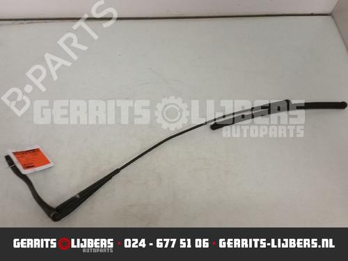 Used Front windshield wiper arm OPEL CORSA D (S07) 1.2 (L08, L68) (80 hp) 13157091