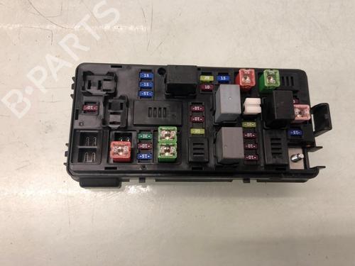 Used Fuse box Fuse box 28190167 28190167