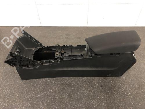 Used Armrest / Center console Armrest / Center console 15721459 15721459