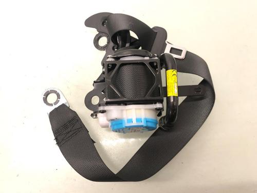 Used Front right seatbelt TOYOTA YARIS (_P21_, _PA1_, _PH1_) 1.5 Hybrid (MXPH10, MXPH11) (116 hp) 20213796