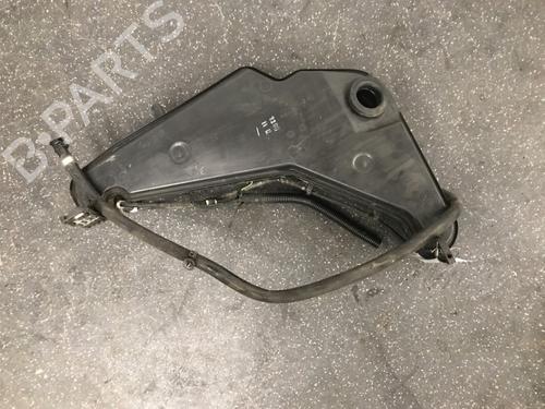 windscreen-washer-tank-audi-q5-8rb-20-tfsi-hybrid-quattro-8r0955453b-8r0955453c-2008-2009-2010-2011-2012-2013-2014-2015-2016-2017-2018-2019-12481039 main image