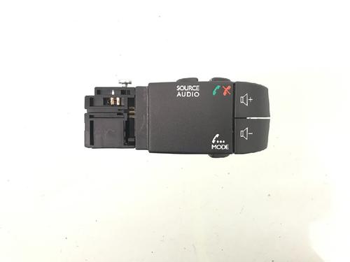 Used Steering wheel controls RENAULT ESPACE IV (JK0/1_) 2.0 dCi (JK03, JK04, JK1C, JK1G, JK1J, JK1K) (173 hp) 13161130