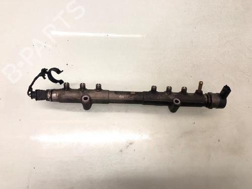 Used Injection rail VOLVO V70 III (135) D5 (185 hp) 28018575