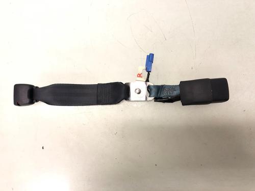 Used Seat buckle TOYOTA YARIS (_P13_) 1.5 Hybrid (NHP130_, NHP130) (101 hp) 29699813