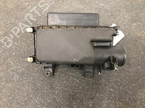 Used Air filter box TOYOTA YARIS (_P9_) 1.33 VVT-i (NSP90_, NSP90R) (100 hp) 12480585