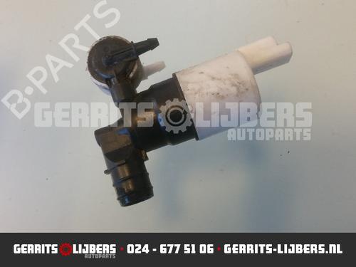 Used Washer pump Washer pump 13157501 13157501