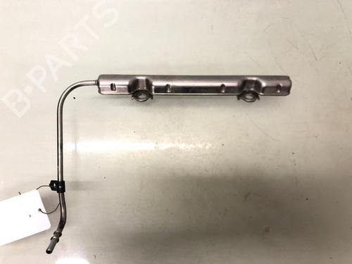 Used Injection rail Injection rail TOYOTA YARIS (_P13_) 1.5 Hybrid (NHP130_, NHP130) (101 hp) 29699866 29699866
