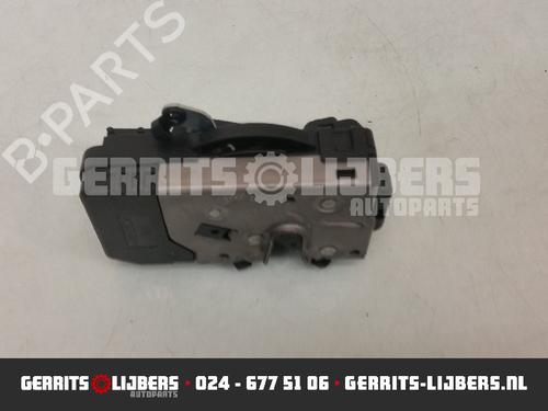Used Front right lock OPEL VIVARO A Van (X83) 2.0 CDTI (F7) (114 hp) 13155838