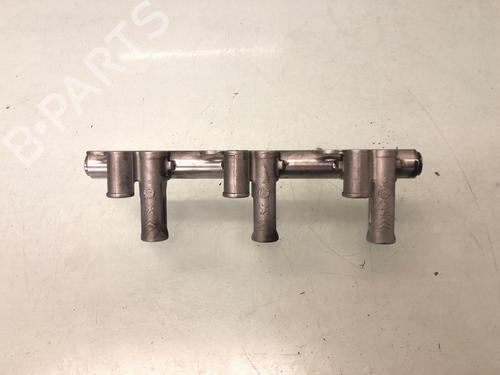 Used Injection rail Injection rail 25021124 25021124
