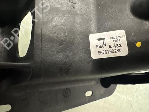 Shift knob PEUGEOT 208 I (CA_, CC_) 1.2 VTI 82 | BP31289332I34