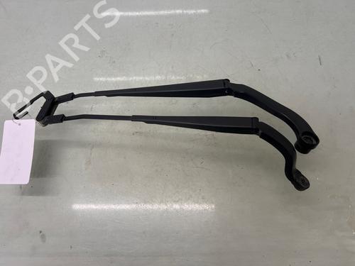 Used Front windshield wiper arm Front windshield wiper arm 37222895 37222895