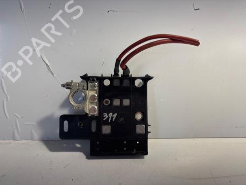 Used Fuse box Fuse box 36677787 36677787