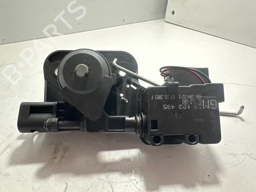 Used Tailgate handle OPEL MERIVA A MPV (X03) 1.7 DTI (E75) (75 hp) 31818005