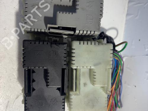 Used Fuse box Fuse box 36677813 36677813