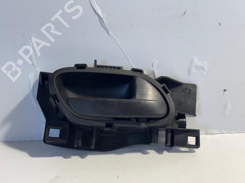 Used Front right interior door handle Front right interior door handle 37018615 37018615