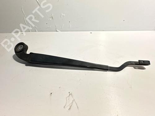 Used Rear windshield wiper arm Rear windshield wiper arm 37497229 37497229
