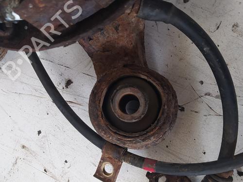 Right rear steering knuckle MITSUBISHI PAJERO III (V7_W, V6_W) 3.2 Di-D (V68W) | BP23953925M28 