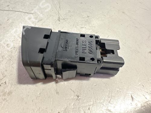 Warning switch NISSAN ALMERA II (N16) 2.2 dCi | BP37703060I22 - Image 2