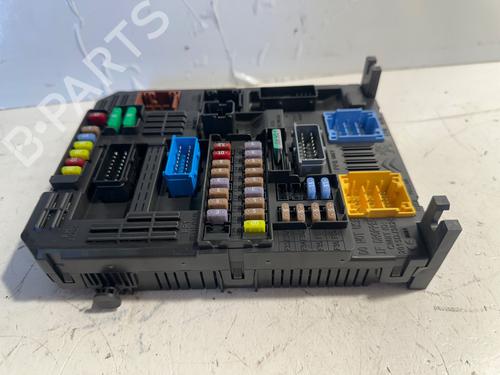 Used Fuse box Fuse box 38684836 38684836