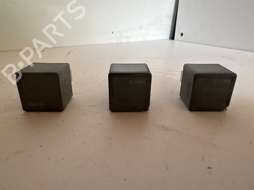 Used Electronic module FORD MONDEO III Saloon (B4Y) 2.0 16V TDDi / TDCi (115 hp) 30559322