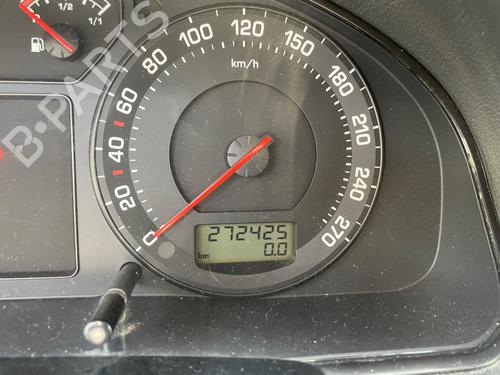 Instrument cluster SKODA SUPERB I (3U4) 2.0 TDI | BP27392127C47 