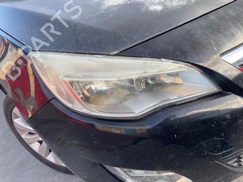 Used Right headlight Right headlight OPEL ASTRA J (P10) [2009-2016] 33245609 33245609