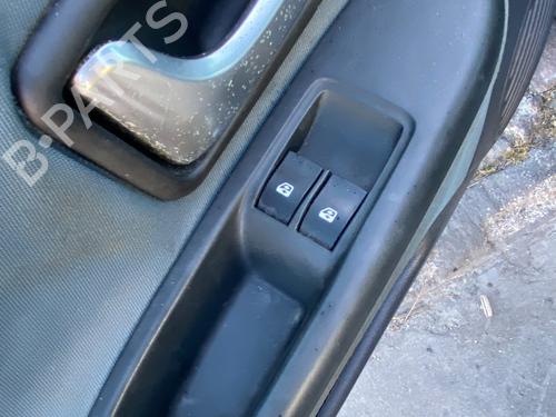 Used Left front window switch Left front window switch RENAULT CLIO II (BB_, CB_) [1998-2016] 34043203 34043203