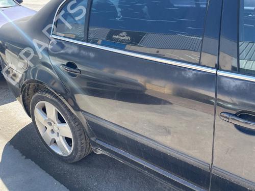 Dør højre bagtil Dør højre bagtil SKODA SUPERB I (3U4) 1.9 TDI (105 hp) 33219257 33219257
